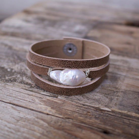 Jackie Baroque Pearl Bracelet Liv and B Designs