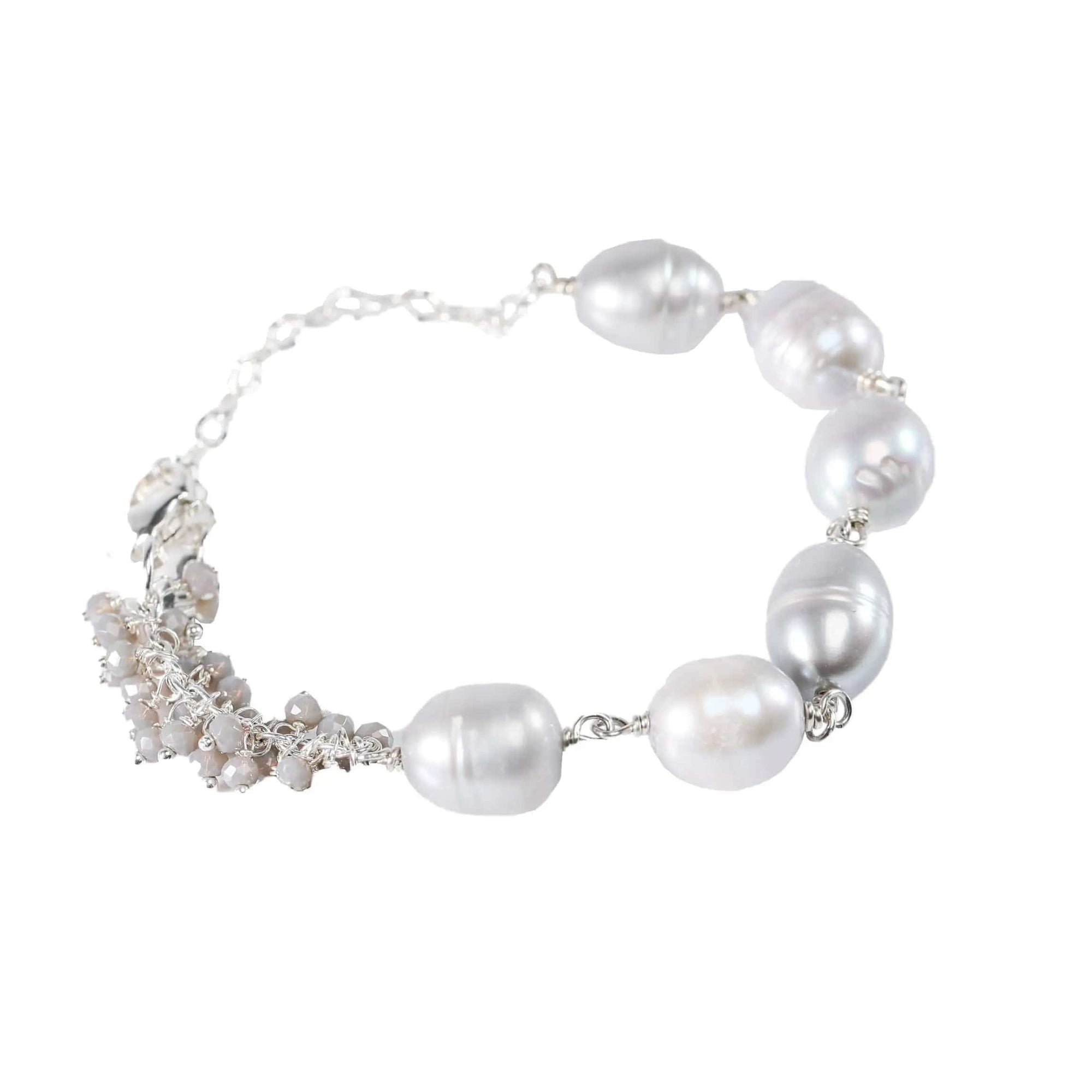 Selena Handmade Pearl Bracelet Liv & B