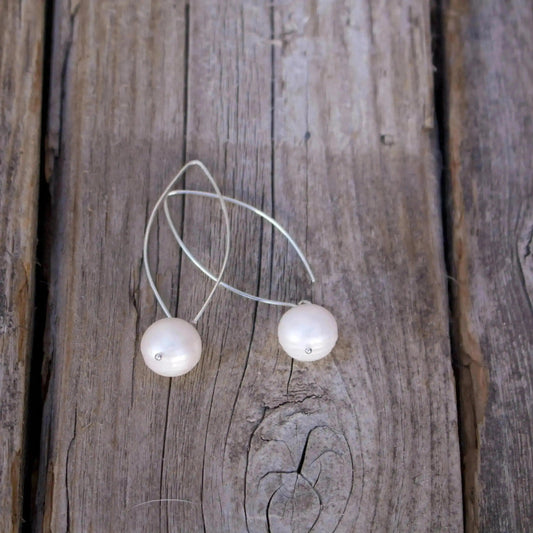 Simple Fresh Water Pearls Liv & B